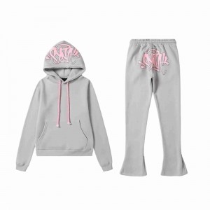 Syna World Clothing Revolutionizing Urban Fashion with Futuristic Aesthetics