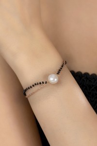 Symbol of Love, Worn with Style: Mangalsutra Bracelets for Today’s Woman