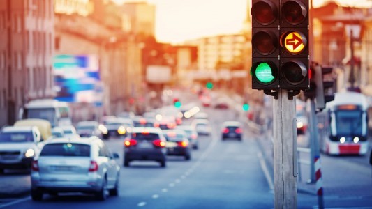 2025 Guide: Tips for Handling Traffic Like a Pro in the USA