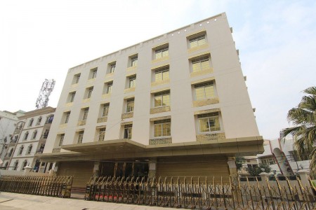 Book Hotel for Wedding in Hazratganj with Spacious Rooms for Guests