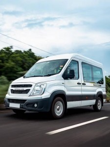 Force Urbania Rental in Delhi – Comfortable & Premium Travel