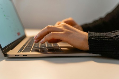 Why Companies Choose Java Over Python for High-Performance Applications