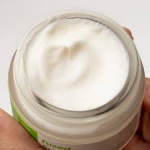 Affordable Skincare Bundles in Lahore: Glow Without Breaking the Bank