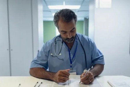 How Medical Scribe Jobs Reduce Errors in Health Documentation