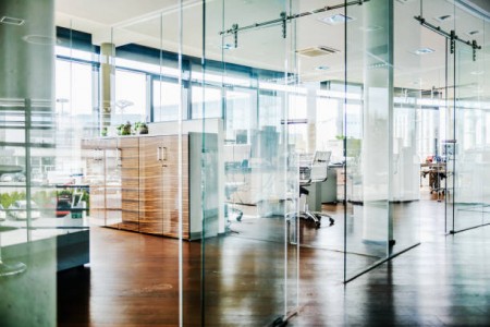 The Importance of Timely Commercial Glass Repair for Businesses