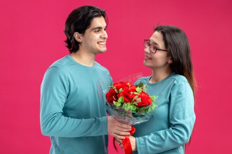 What Are Some Unique Surprise Gifts for Wedding Anniversaries