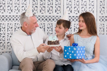 Buy Unique Personalized Gift Hampers Online With Midnight Delivery Option