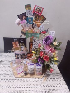 Send Anniversary Flowers Online with Same Day & Midnight Delivery Options