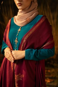 Women Noir Winter Shawls: Bold Grace for the Modern Woman