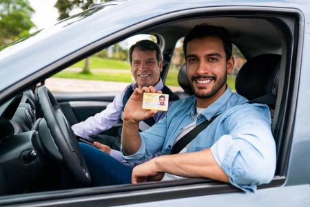 How Do Tourists Navigate Ireland’s Roads with an IDP?